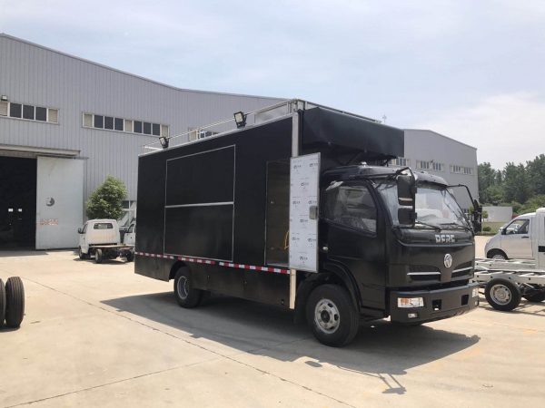 东风多利卡炊事车