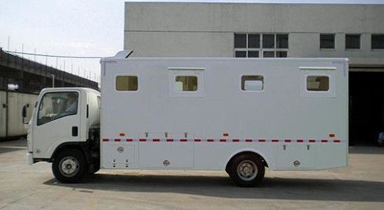   五十铃流动炊事车