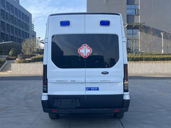 福特全顺T8救护车