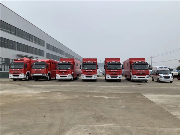 重汽六驱淋浴车