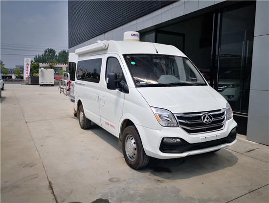上汽大通V90体检车