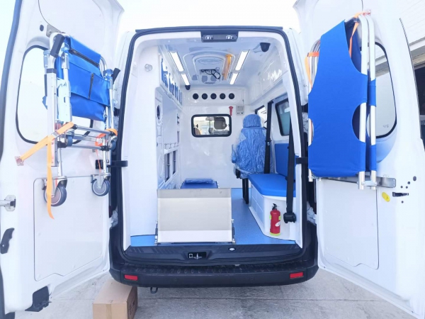 福特全顺V362汽油救护车