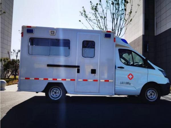 福特全顺方舱救护车