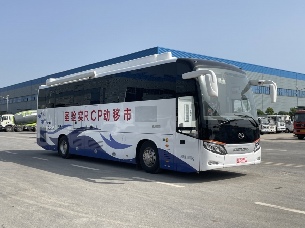金旅大巴12米采血车