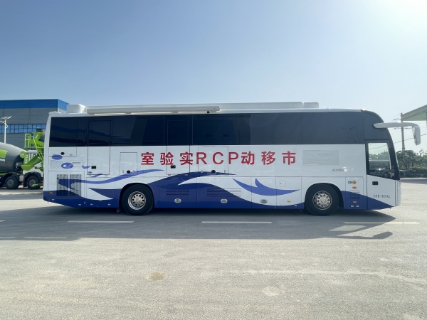金旅12米核酸检测车
