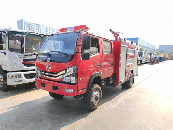 东风大多利卡水罐消防车 5方