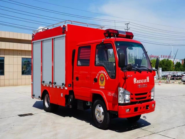 重汽豪沃器材消防车