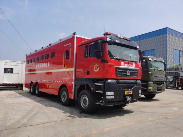 重汽豪沃盥洗车