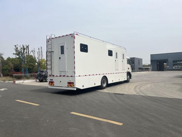 东风天锦厕所车