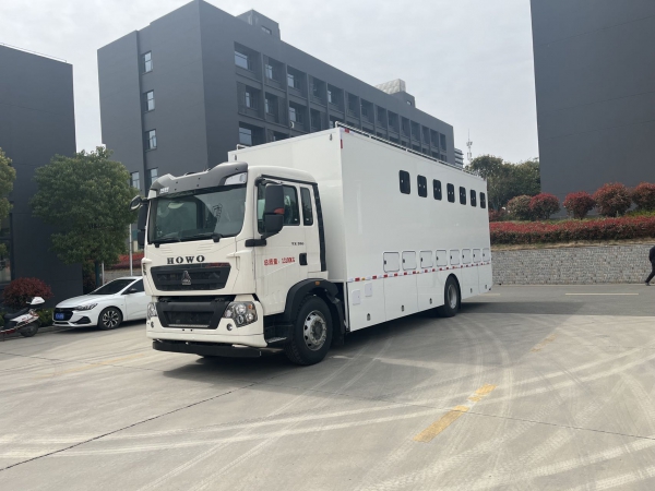 东风天锦厕所车