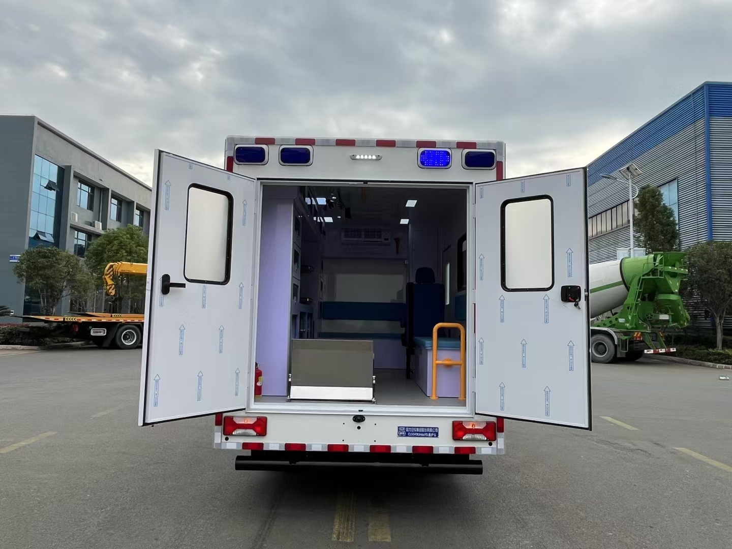 依维柯方舱救护车