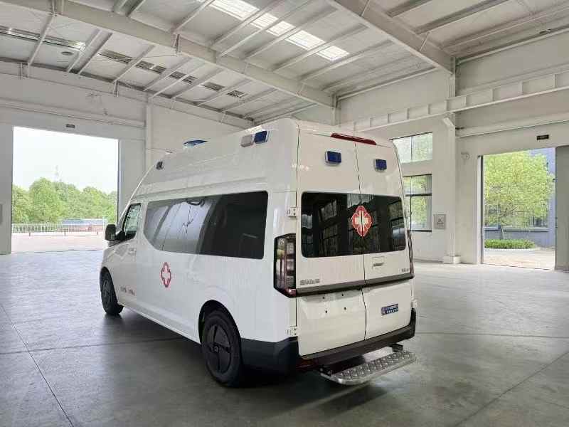 江铃福顺电动救护车