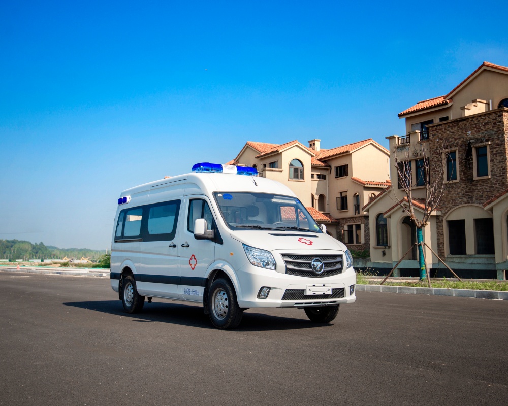 福田图雅诺救护车