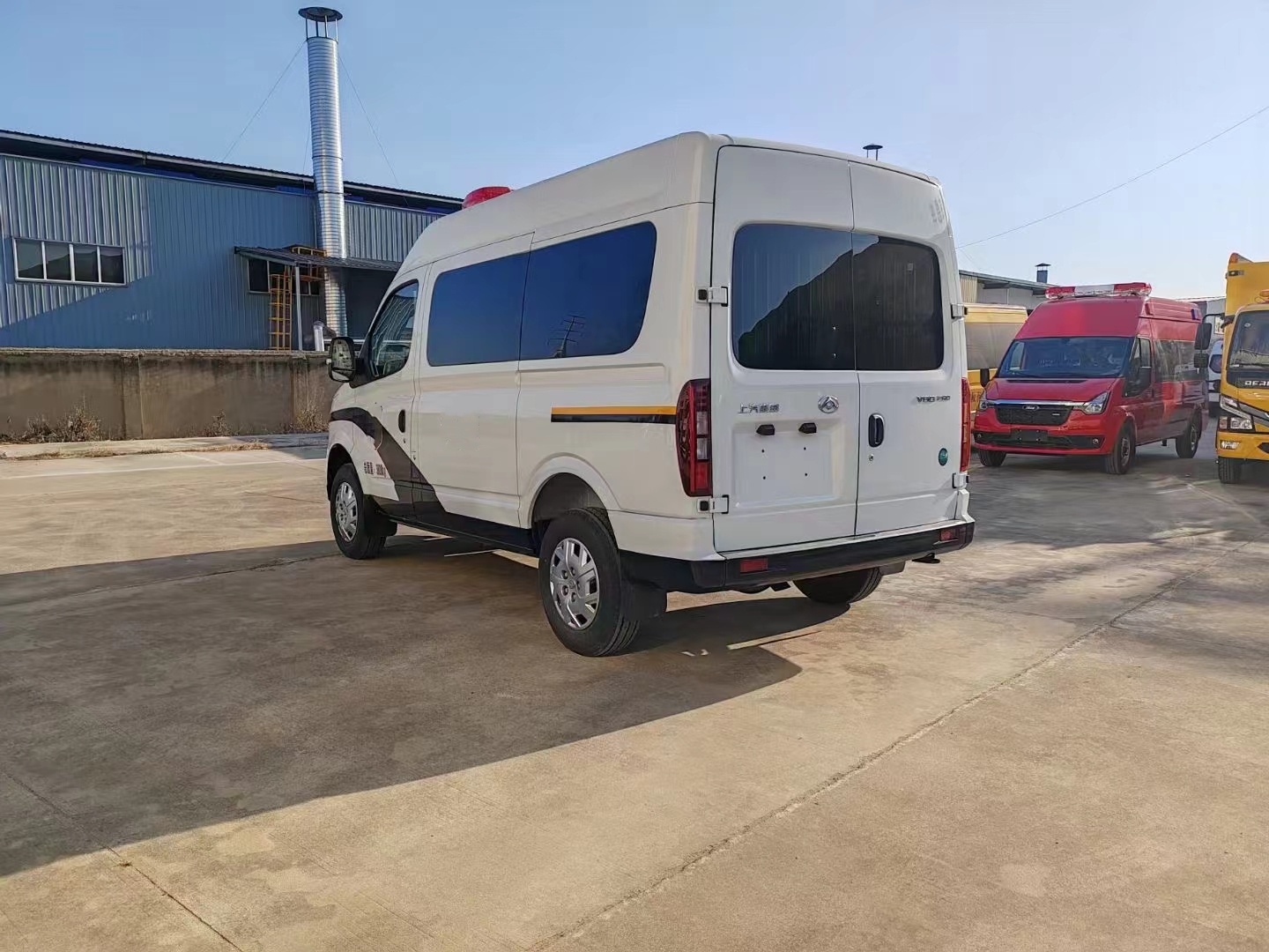 东风御风警用囚车