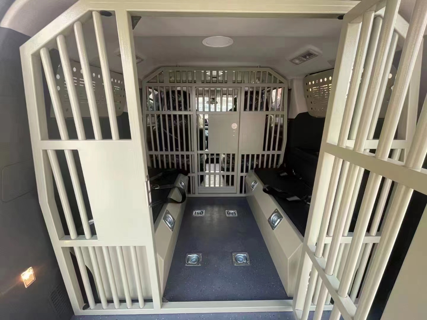 大通G20商务囚车