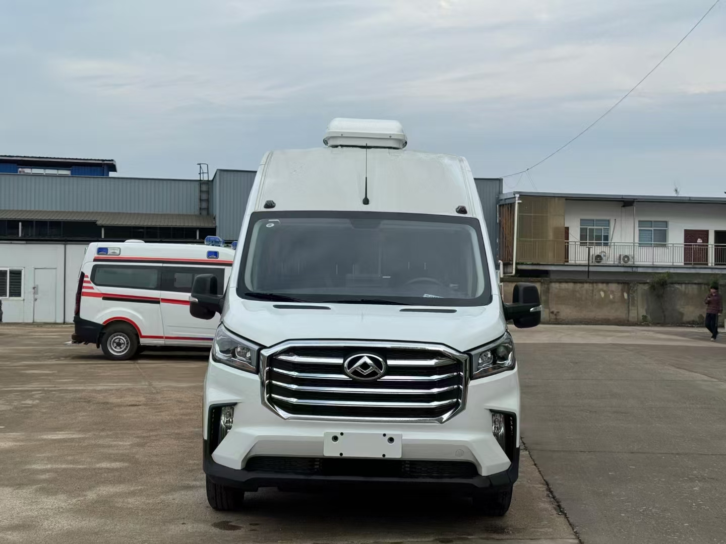 上汽大通V90DR医疗体检车