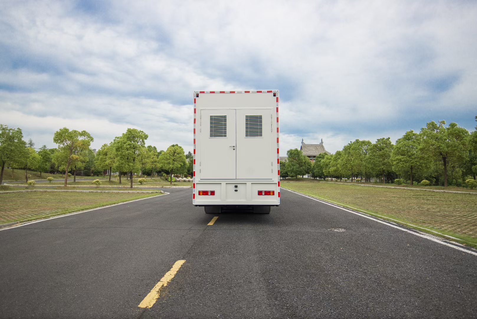 东风天锦眼科手术车