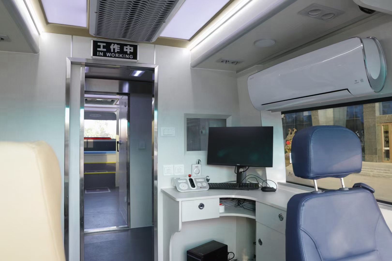 金旅12米妇科体检车