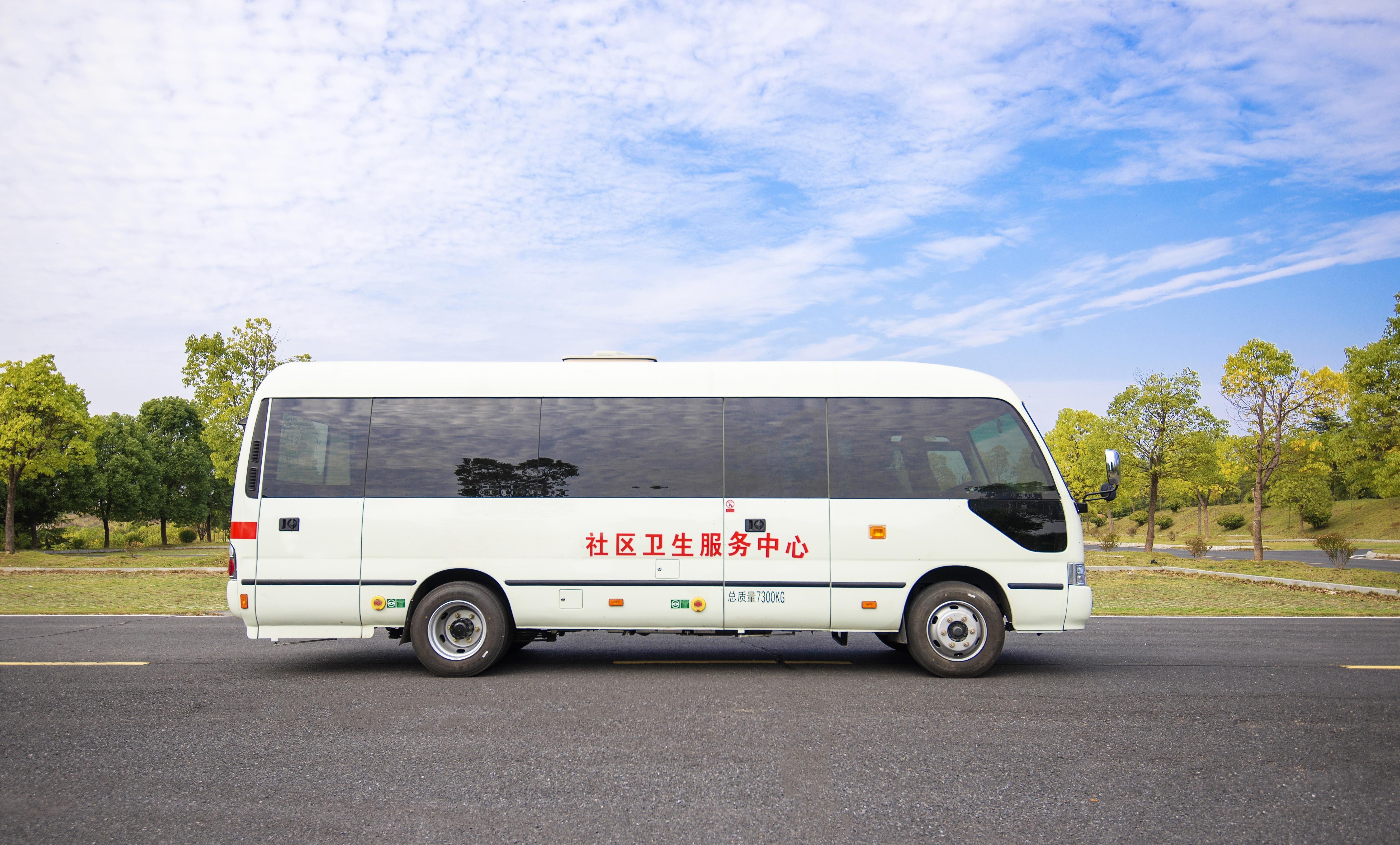 金旅9米公卫体检车