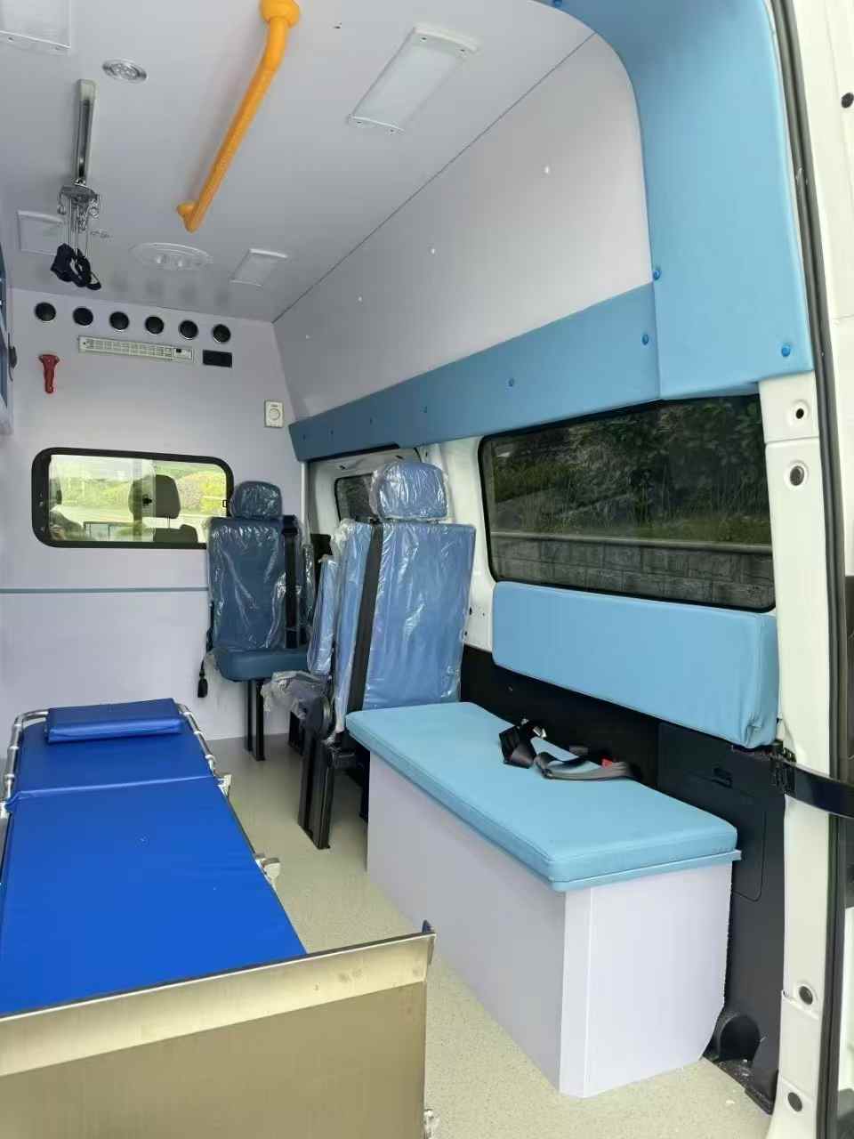 吉利新能源电动救护车