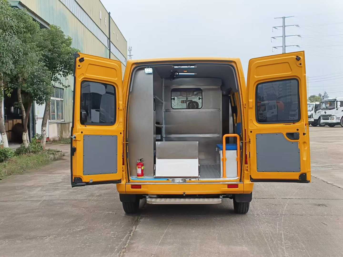 上汽大通V80救险车