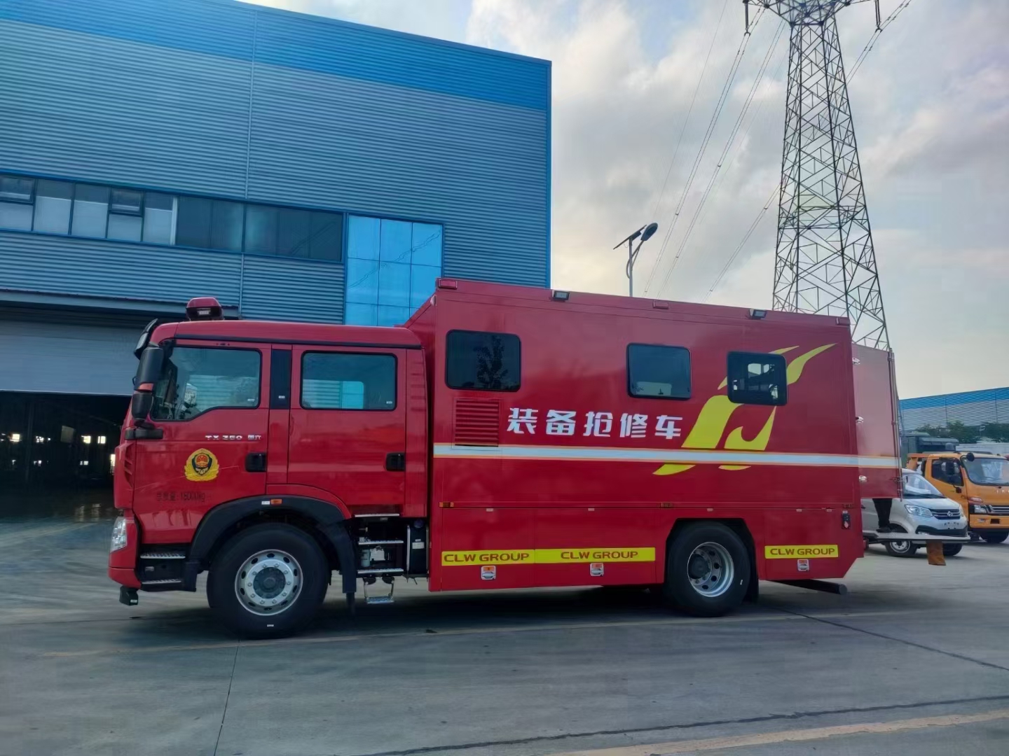 重汽豪沃消防装备运输车