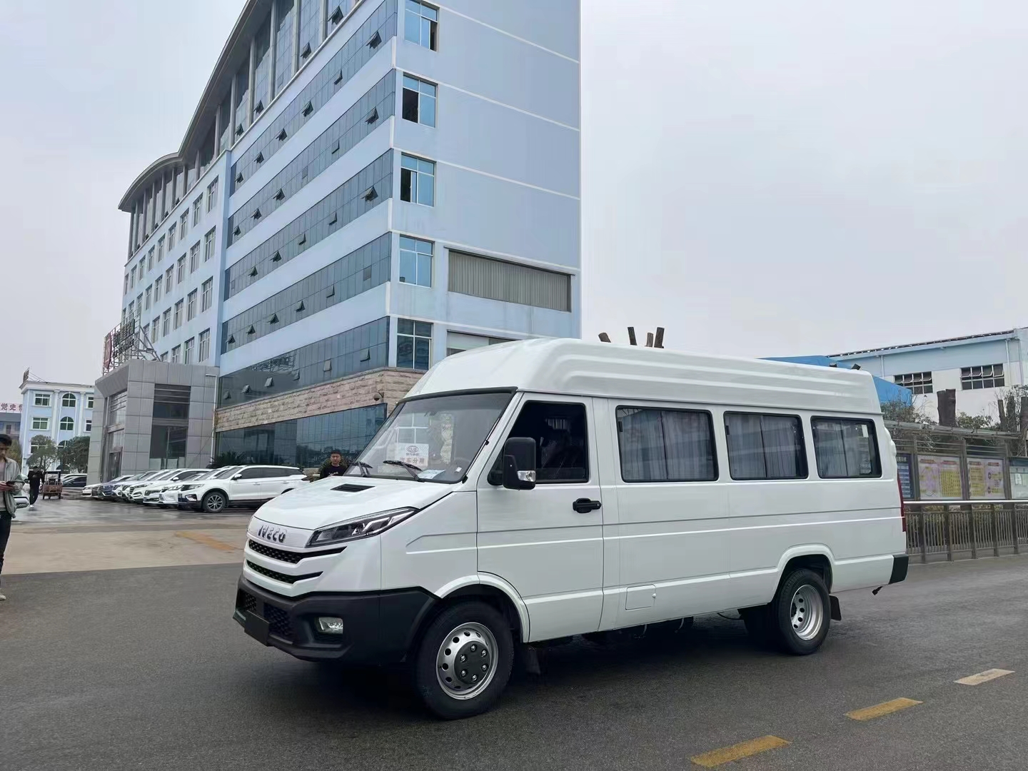 福特全顺T8运兵车