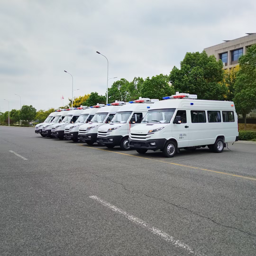 福特全顺T8运兵车