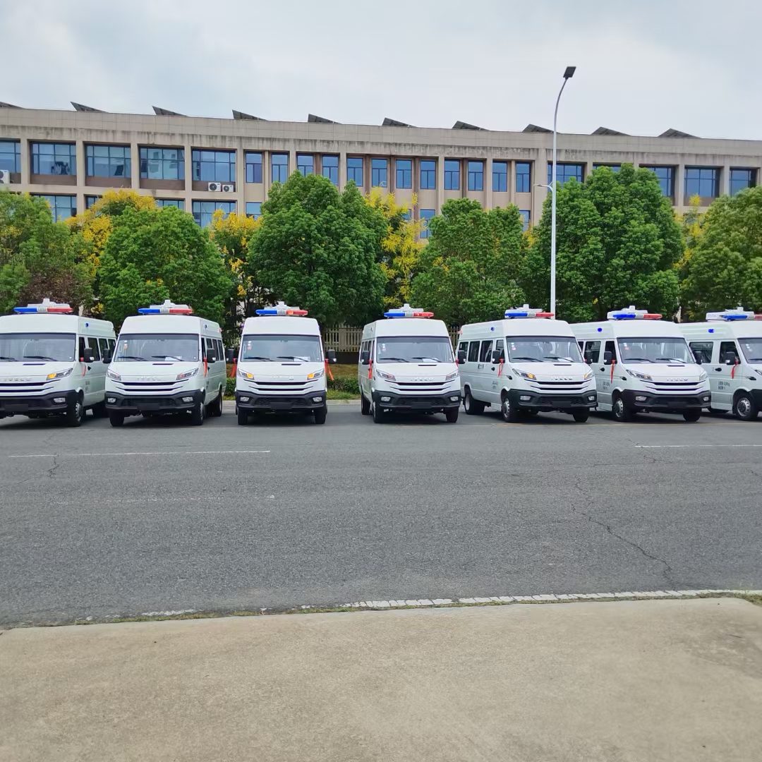 福特全顺T8运兵车