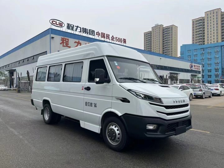 福特全顺T8运兵车