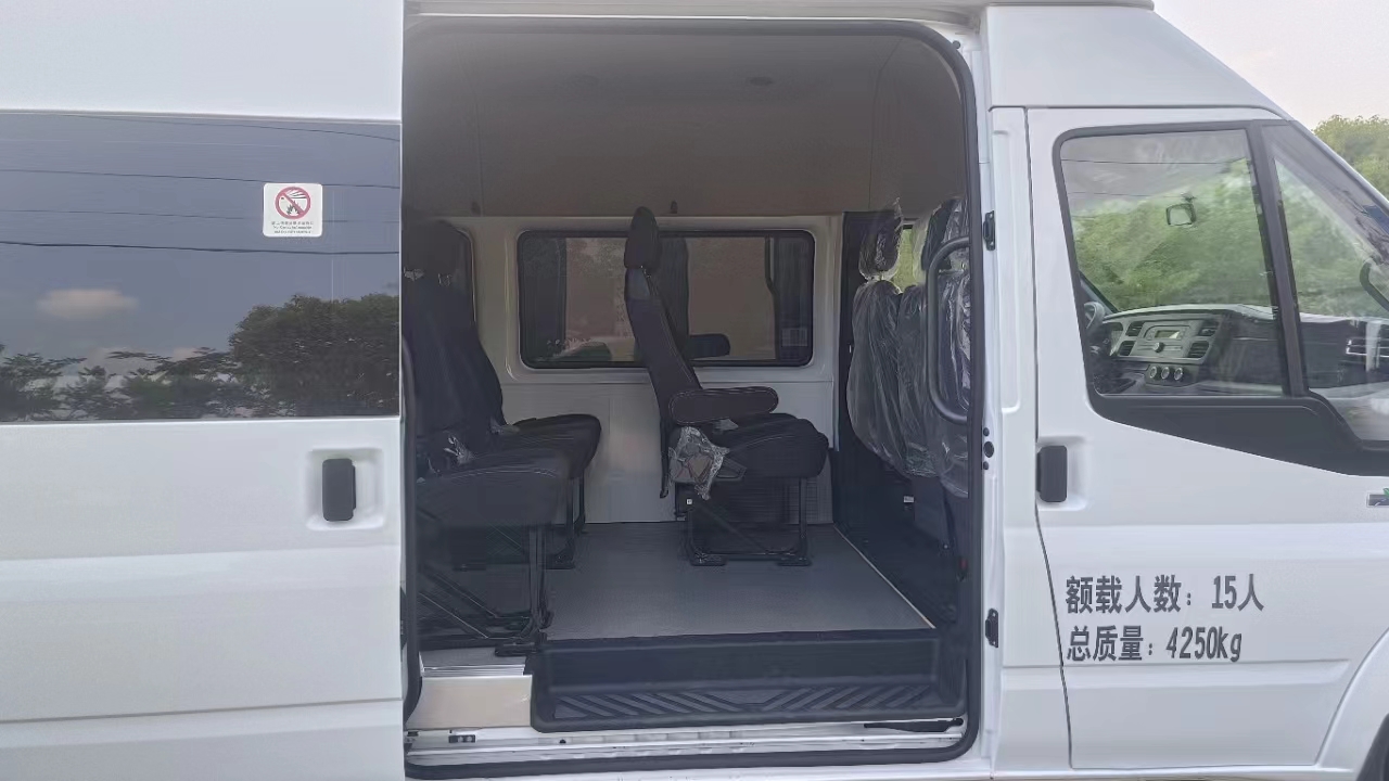 江铃福顺运兵车