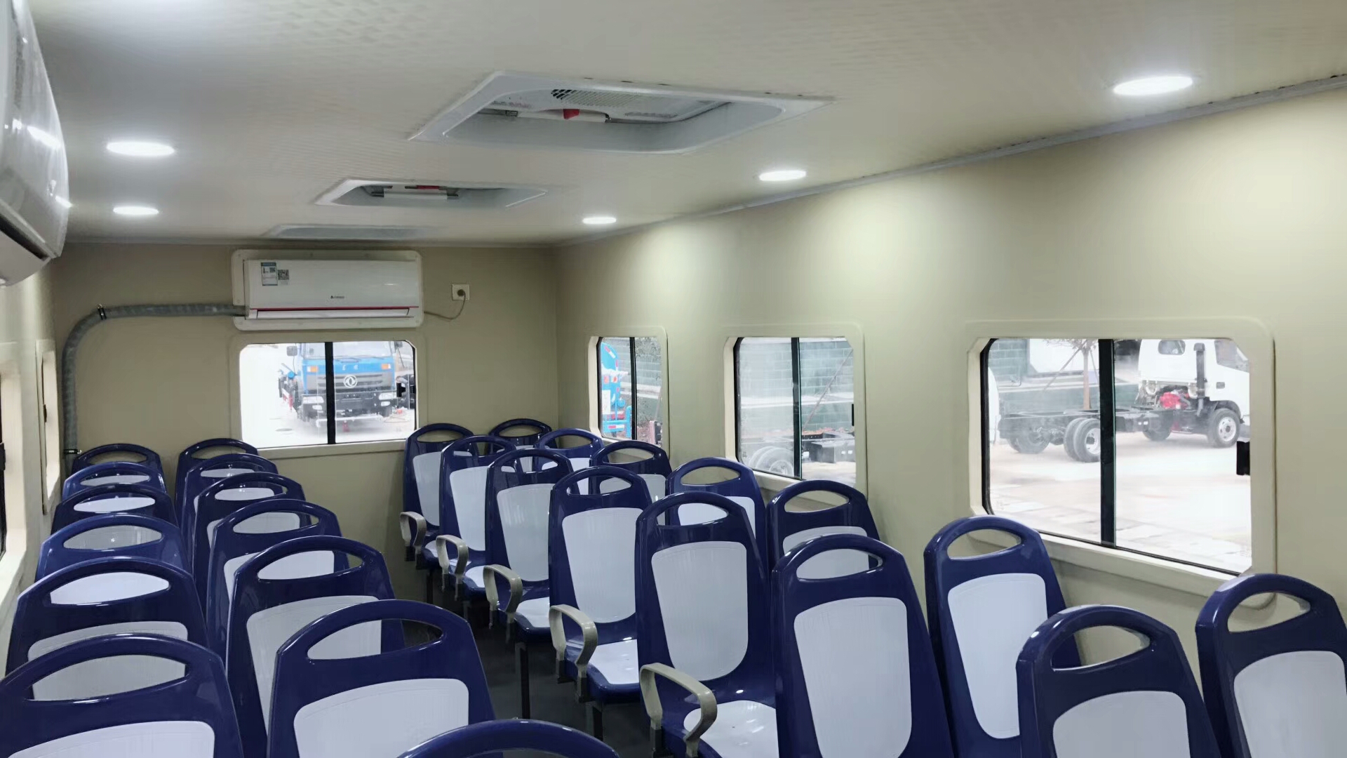 东风六驱运兵车 （出口版）