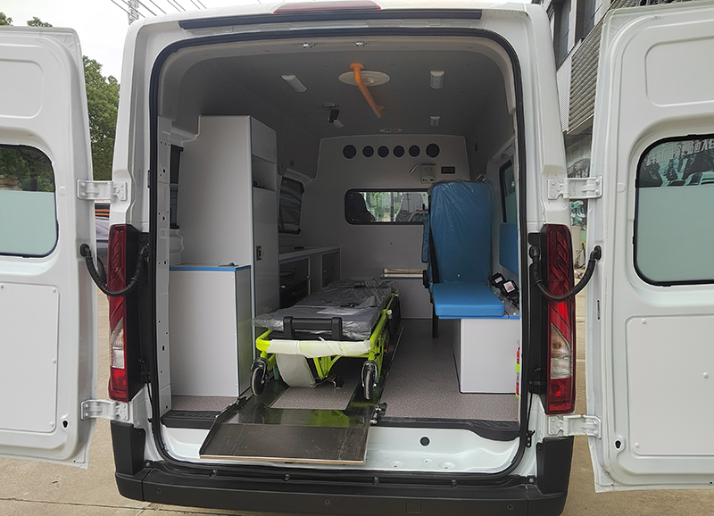 江铃E福顺电动救护车