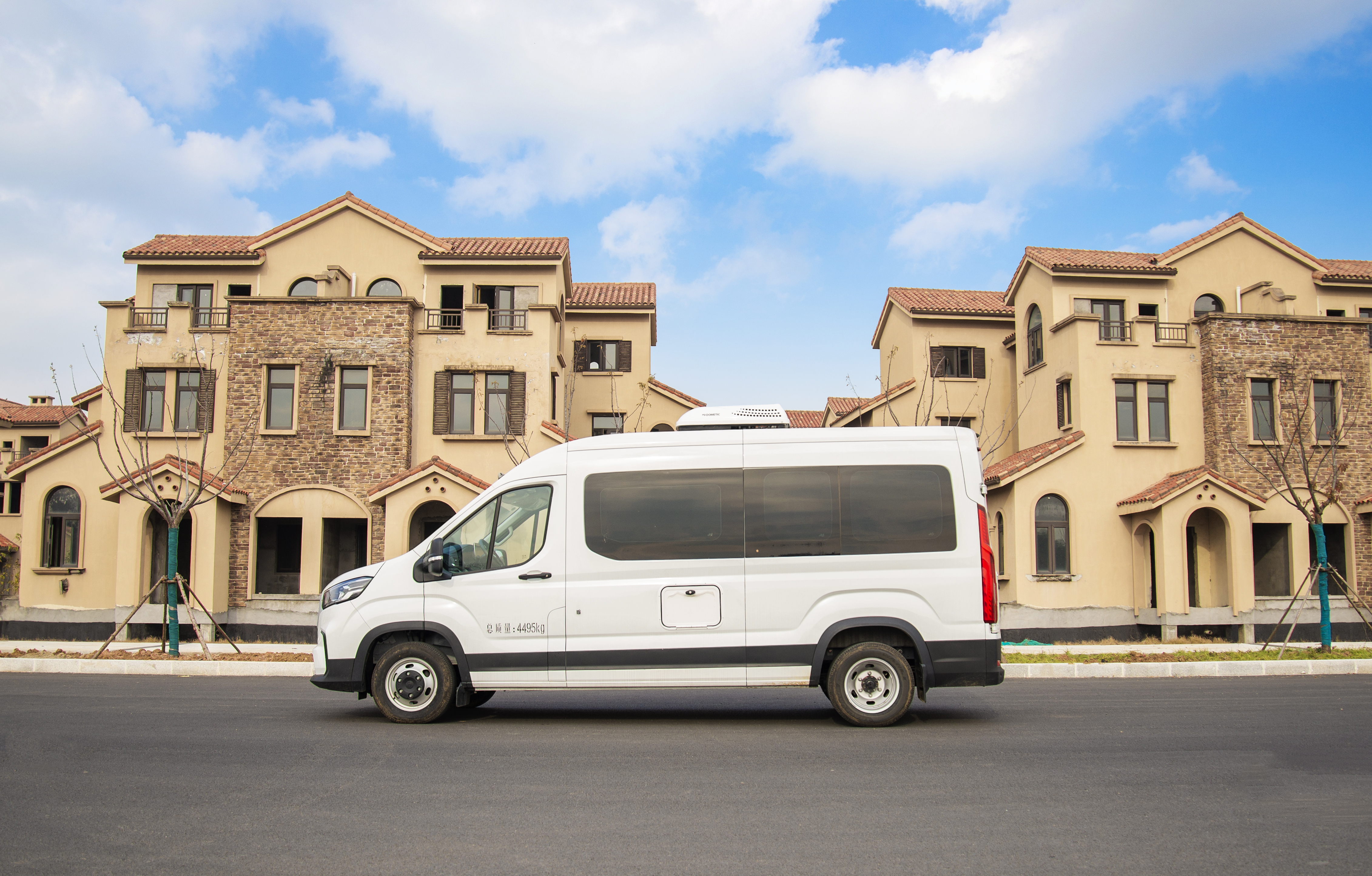 上汽大通V90采血车