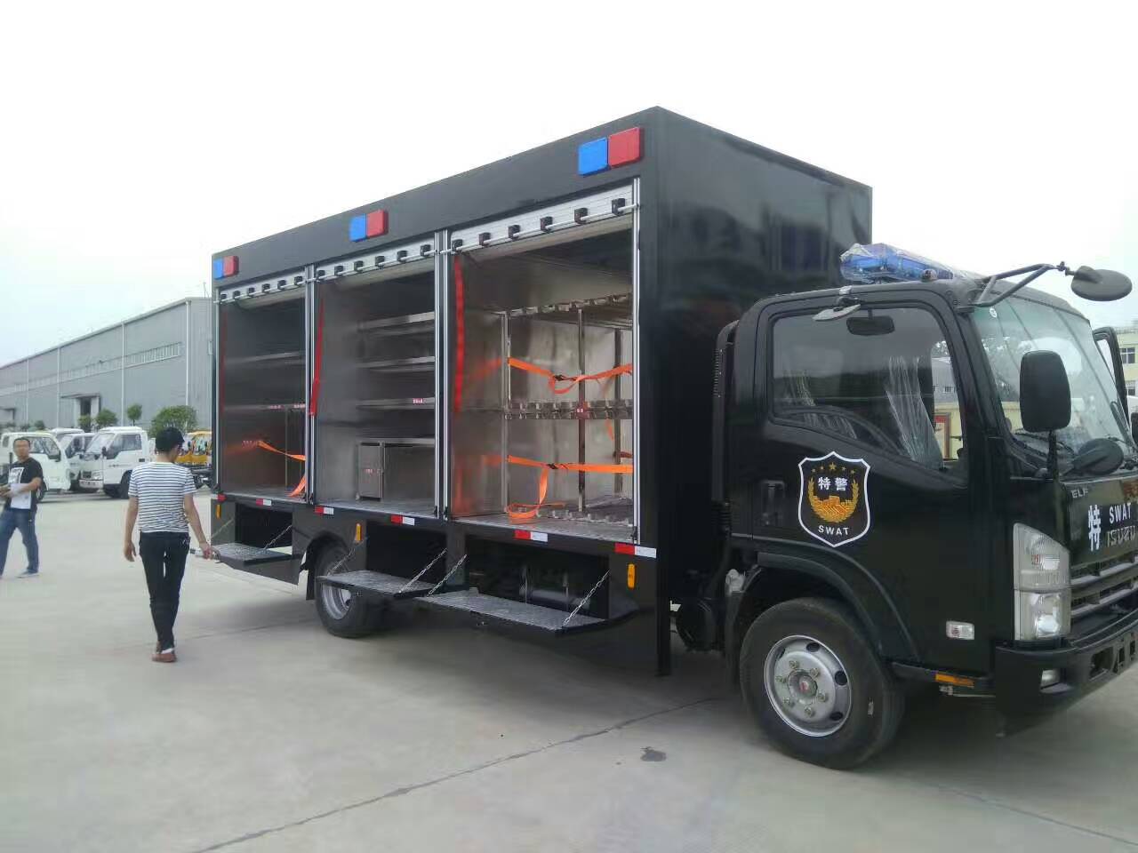 五十铃警用装备运输车