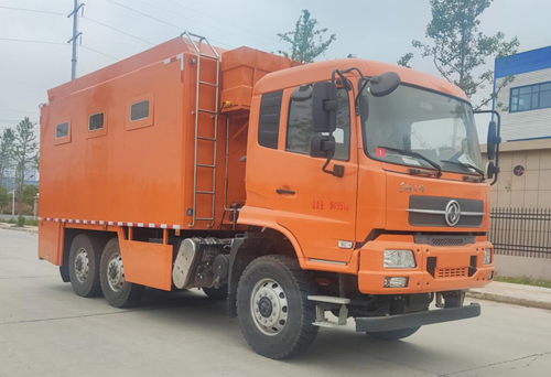 东风天锦六驱炊事车