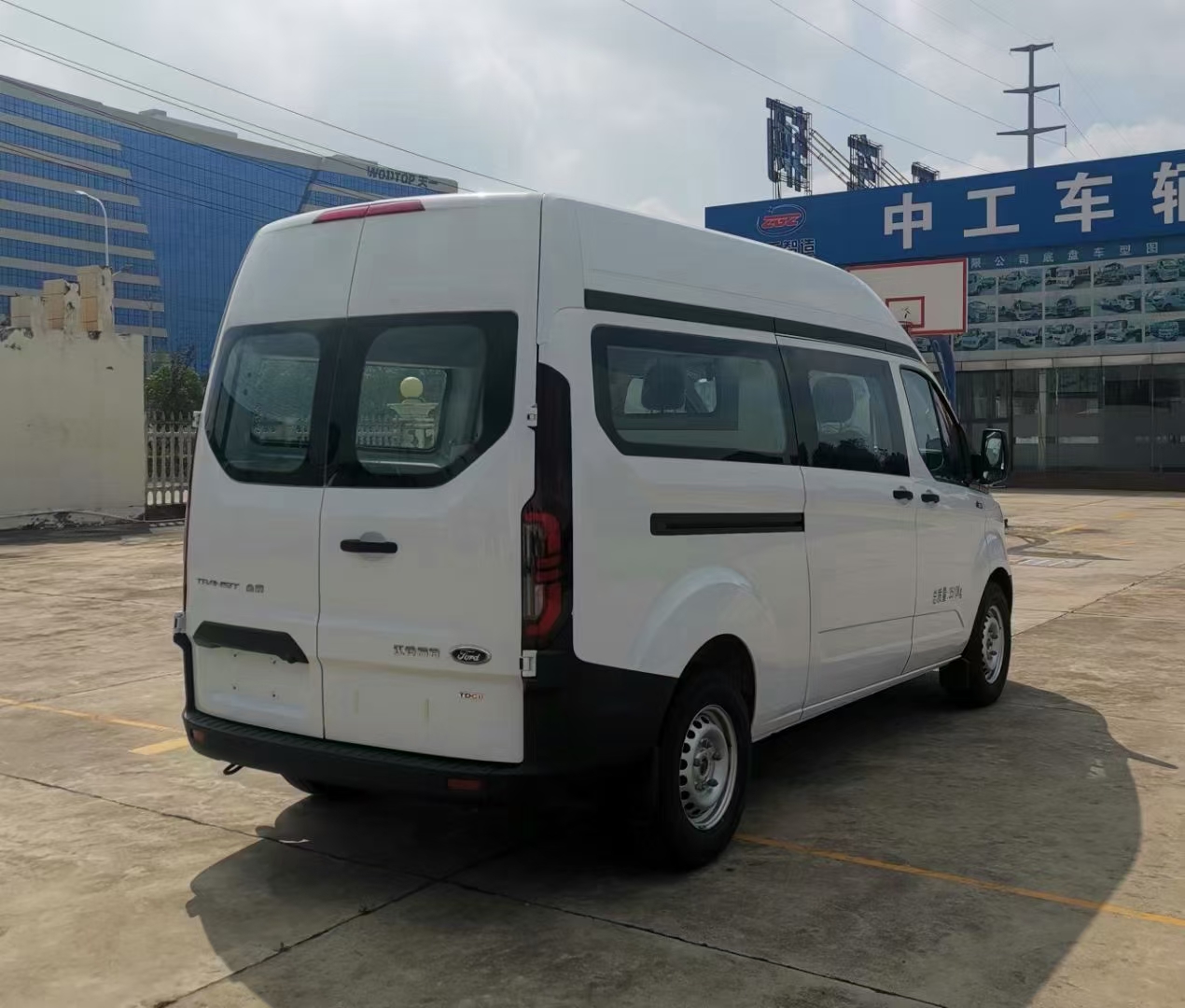 福特全顺V362殡仪车