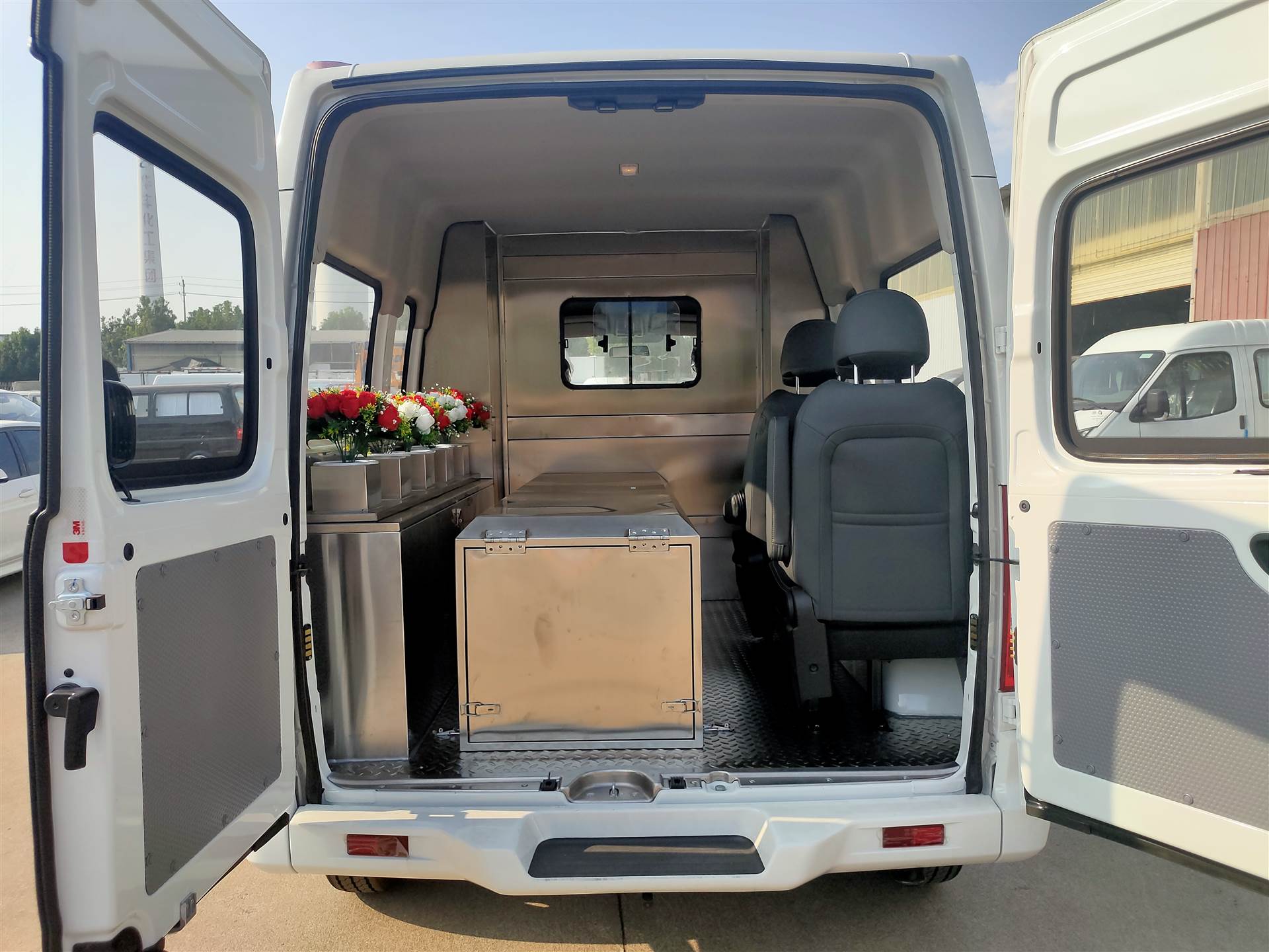 大通V80殡仪车