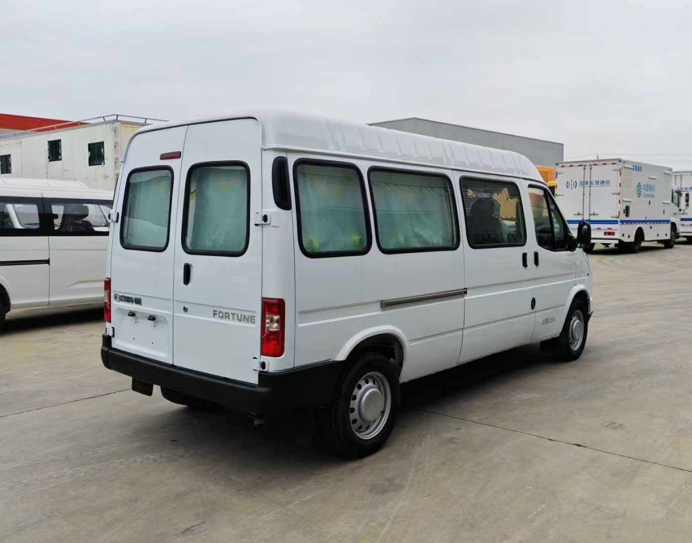 江铃晶马殡仪车