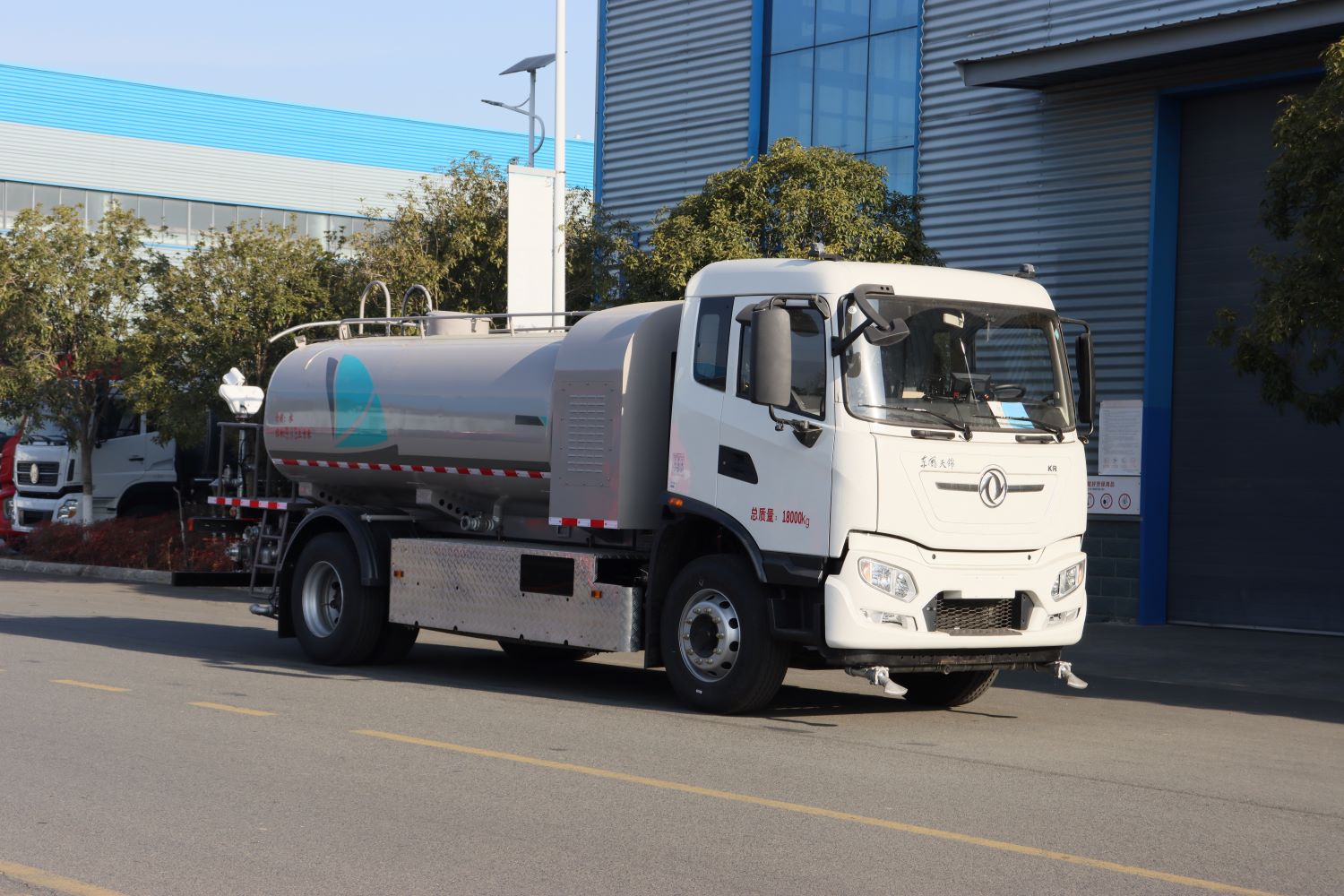 东风天锦纯电动清洗洒水车