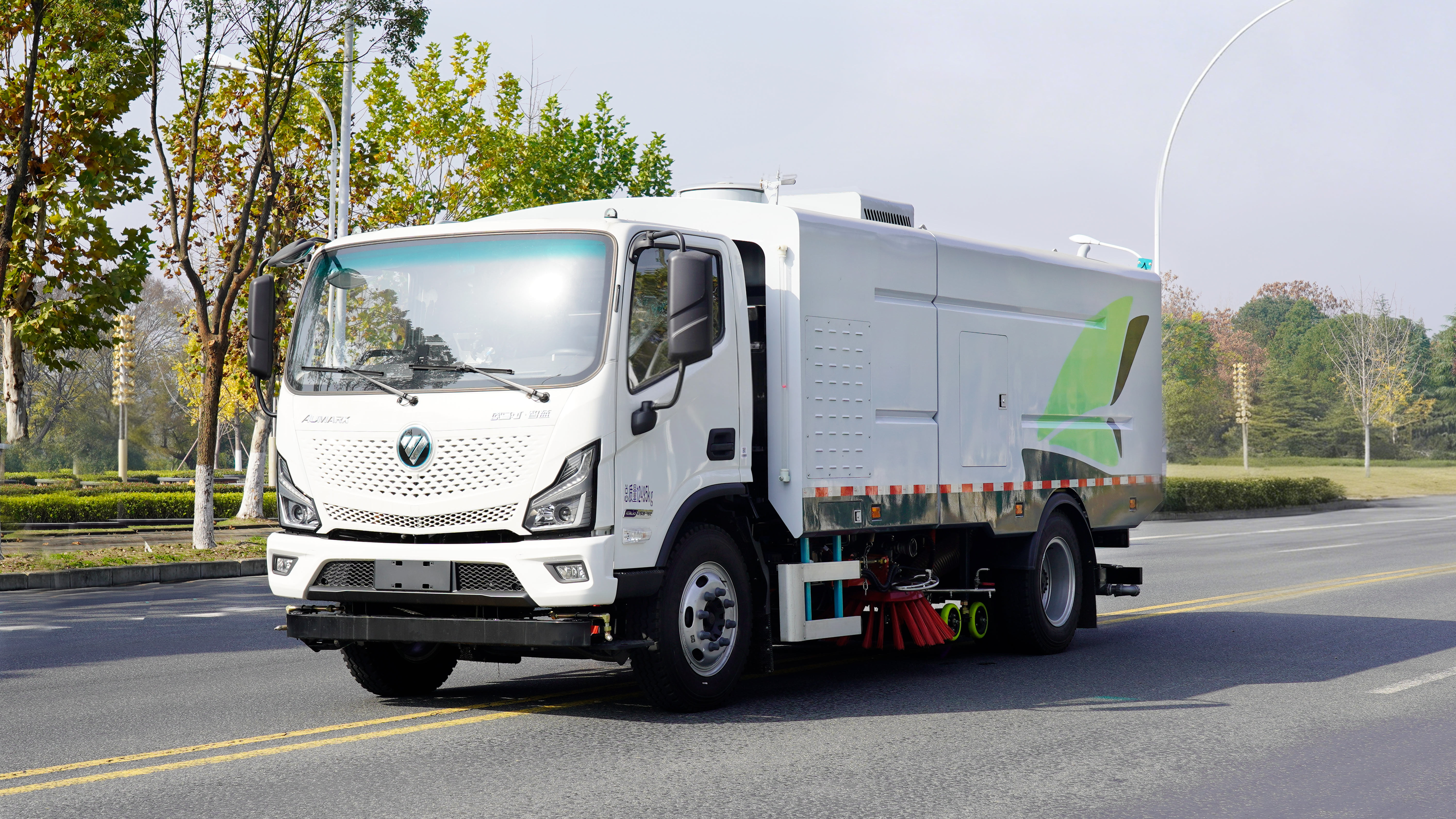 福田欧曼电动洗扫车